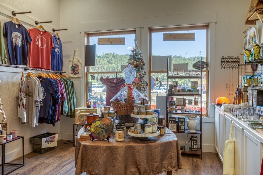 More Photos Of 452 Pagosa St, Pagosa Springs General Retail For Sale
