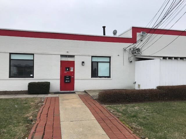 More Photos Of 7428 Westmore Rd, Rockville Service For Lease