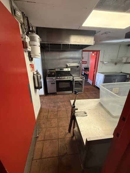 More Photos Of 1080-1090 N Federal Hwy, Hollywood Restaurant For Lease