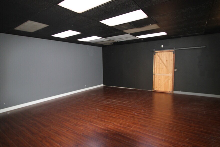 More Photos Of 2501 Colorado Blvd, Los Angeles Freestanding For Lease