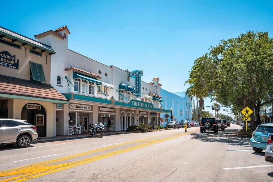 More Photos Of 2036 14th Ave, Vero Beach Storefront Retail Residential For Sale
