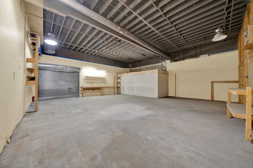 More Photos Of 1353-1363 Main St, North Vancouver District Storefront Retail Office For Lease