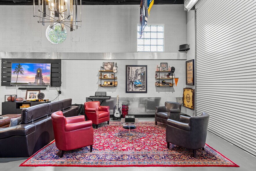 More Photos Of 2937 Ravenswood Rd, Fort Lauderdale Self Storage For Sale