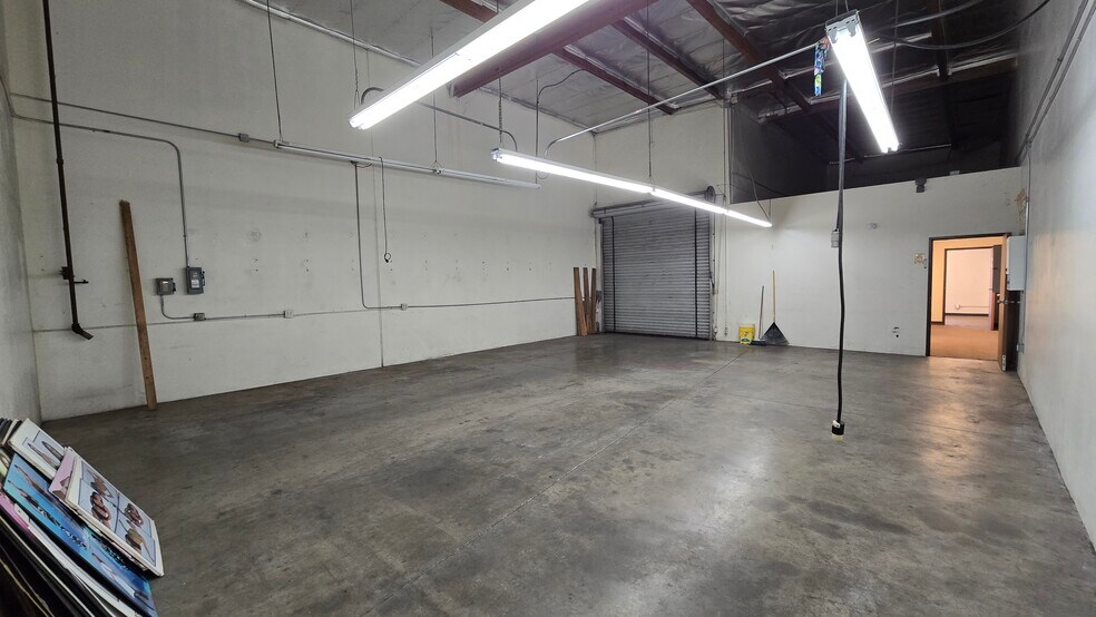 More Photos Of 2001 Hawkins Circle, Los Angeles Warehouse For Lease