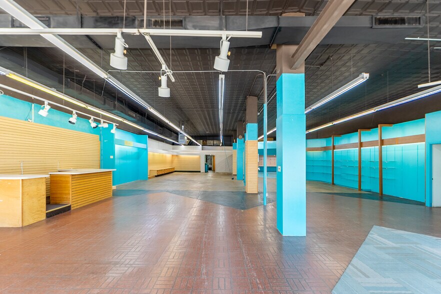 More Photos Of 815 S Main St, Stillwater Storefront Retail Office For Sale