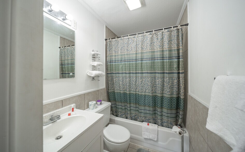 More Photos Of 812 S Bishop Ave, Rolla Hotel For Sale