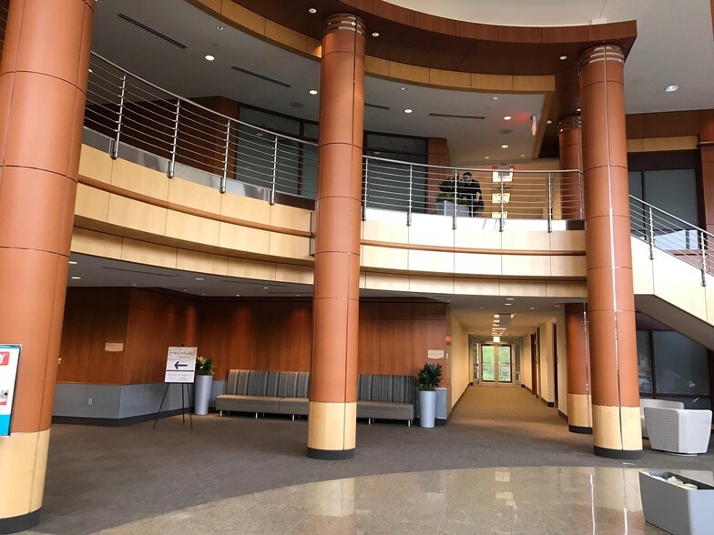 More Photos Of 130 N Cheshire Ln, Minnetonka Office For Lease