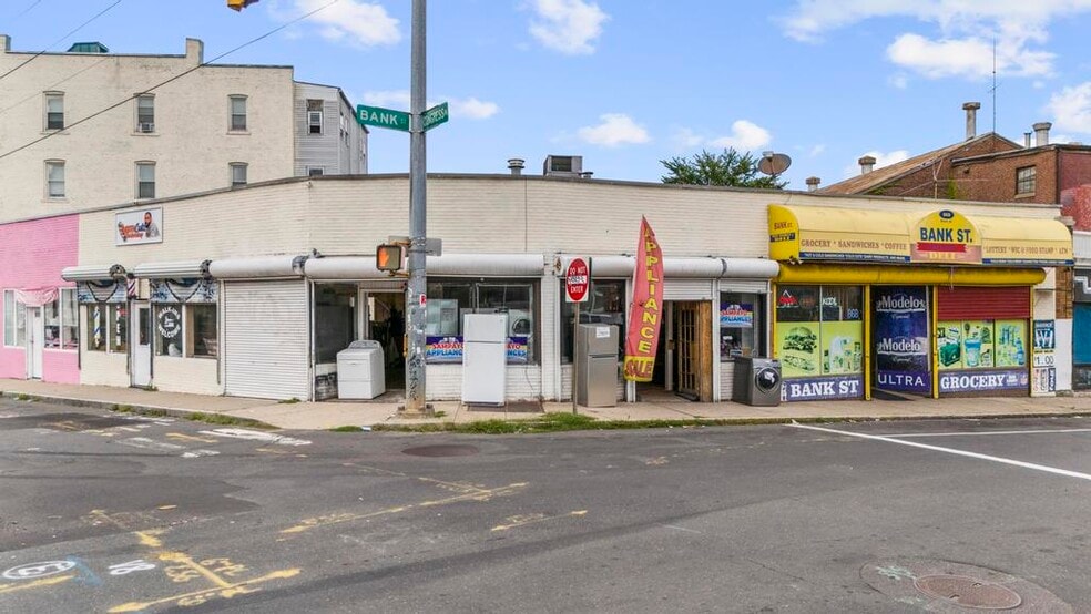 More Photos Of 868-872 Bank St, Waterbury Storefront Retail Residential For Sale