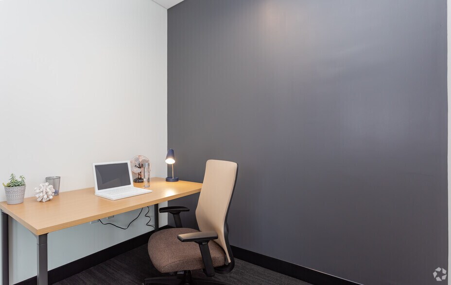 More Photos Of 600 Park Offices Dr, Durham Coworking Space