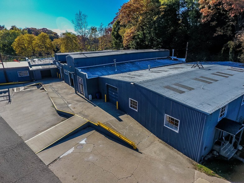 More Photos Of 622 Langley Ave, Saint Joseph Warehouse For Lease