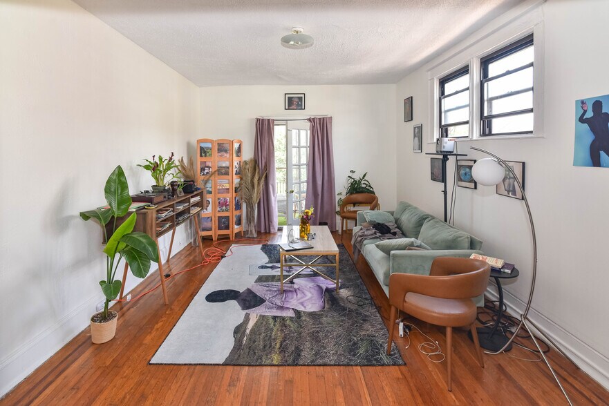 More Photos Of 2107-2111 Park Ave, Baltimore Apartments For Sale