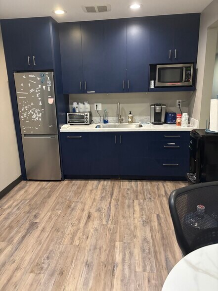 More Photos Of 10960 Ventura Blvd, Studio City Office For Lease