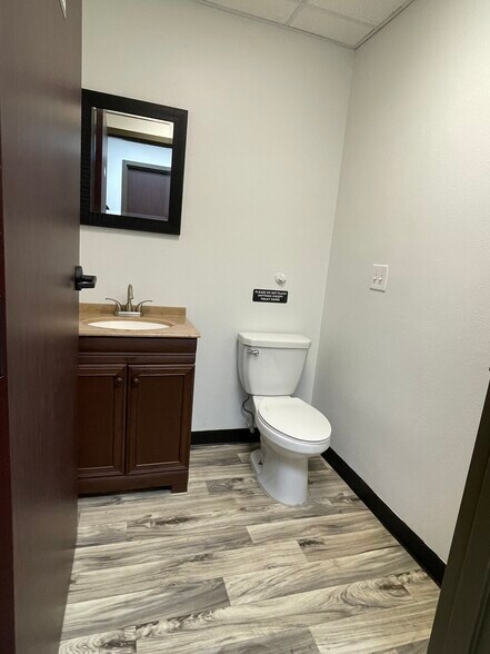 More Photos Of 26103 Interstate 45, Spring Medical For Lease