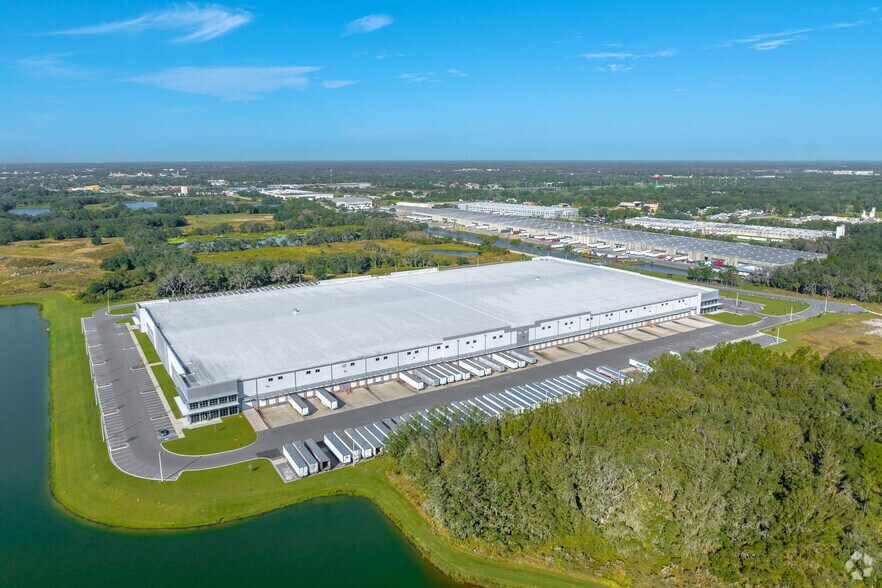More Photos Of 2727 Henderson Way, Plant City Distribution For Lease