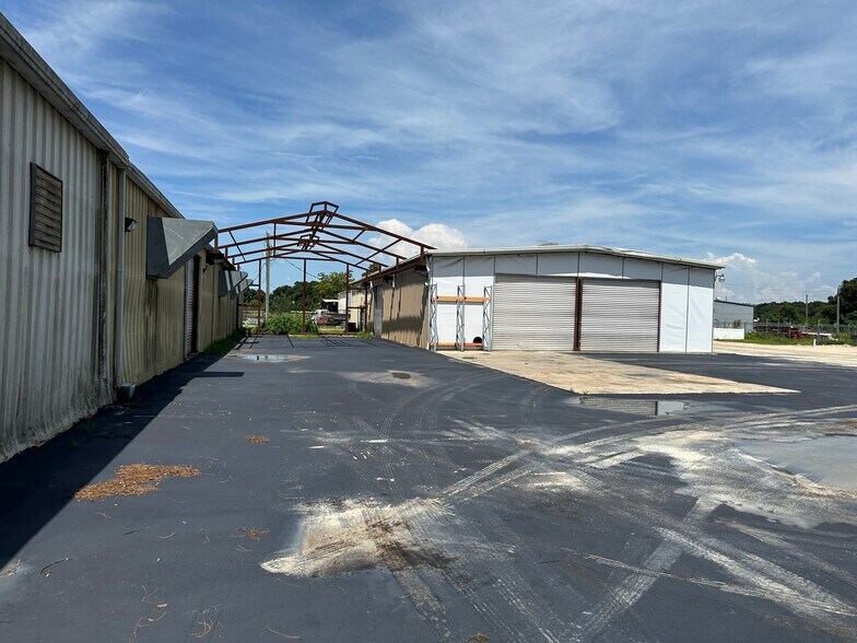 More Photos Of 13595 SE 31st Ave, Summerfield Unknown For Lease