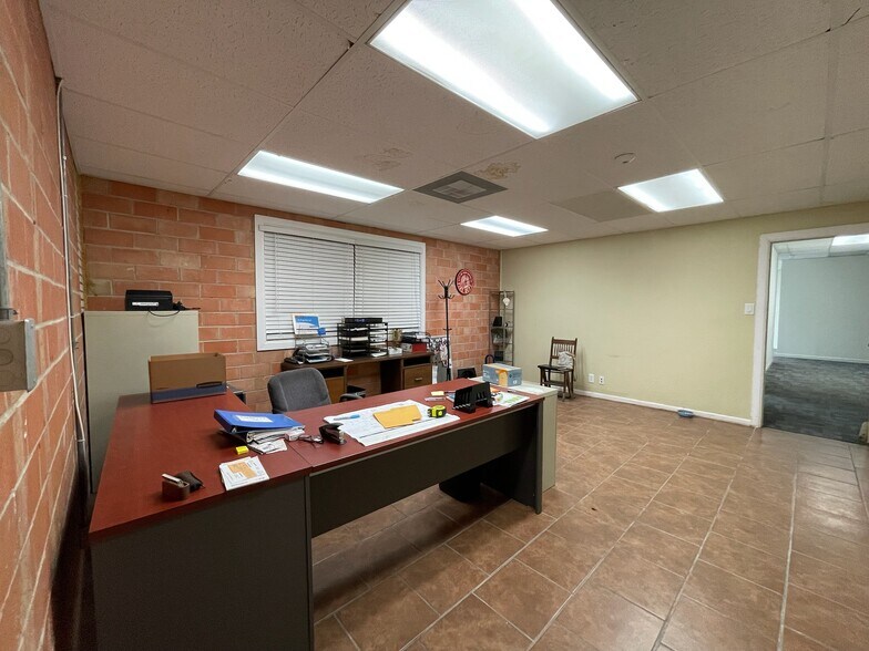 More Photos Of 1202 N Flores St, San Antonio Loft Creative Space For Sale