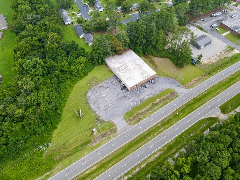More Photos Of 915 E Boulevard, Williamston Bowling Alley For Sale