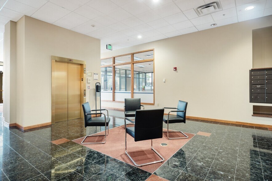 More Photos Of 1060 Jadwin Ave, Richland Office For Lease
