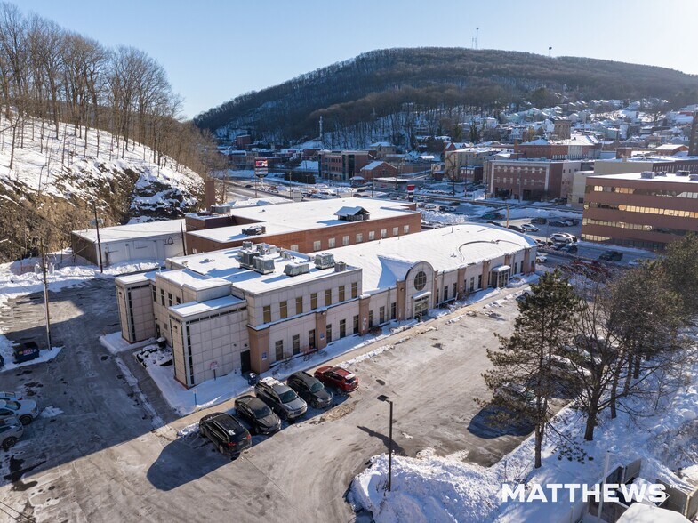 More Photos Of 106S S Claude A Lord Blvd, Pottsville Medical For Sale