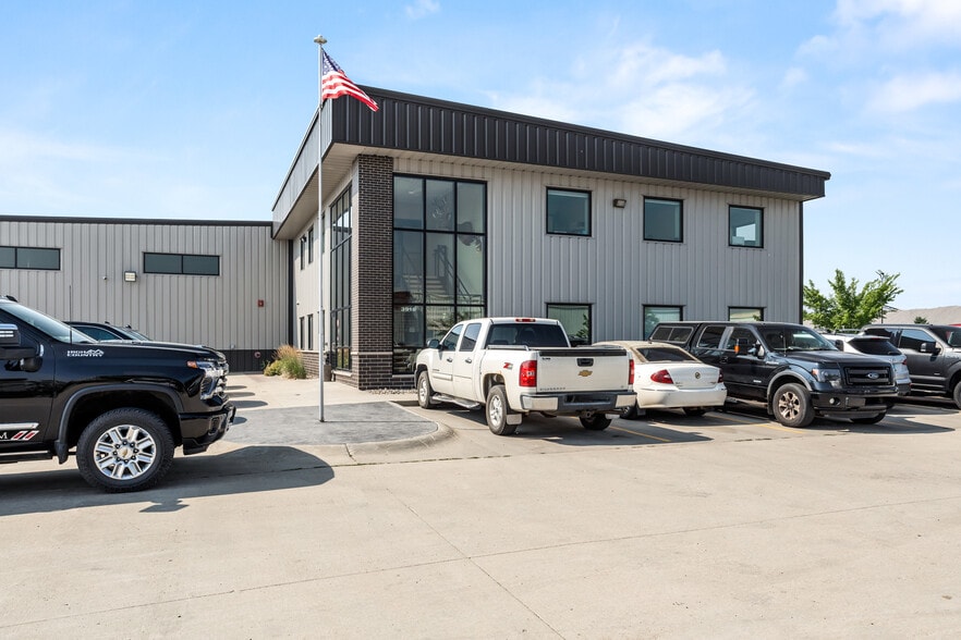 More Photos Of 3820 37 Ave S, Fargo Manufacturing For Sale