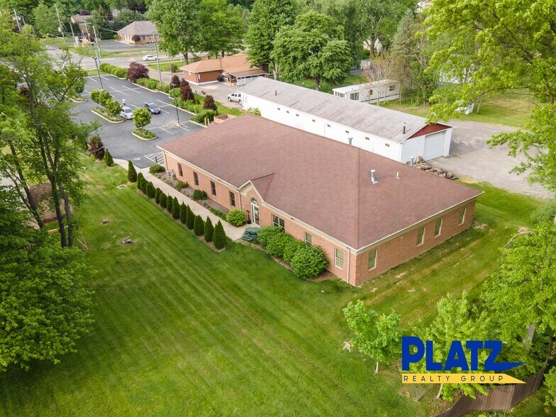 More Photos Of 8828 E Market St, Warren Medical For Lease