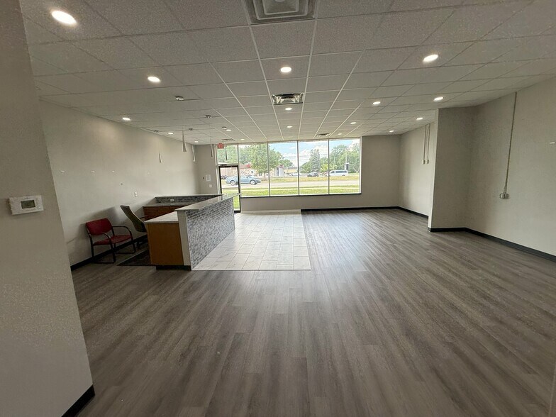 More Photos Of 3468-3480 Rochester Rd, Troy Freestanding For Lease