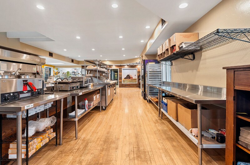 More Photos Of 802 George St, De Pere Freestanding For Sale