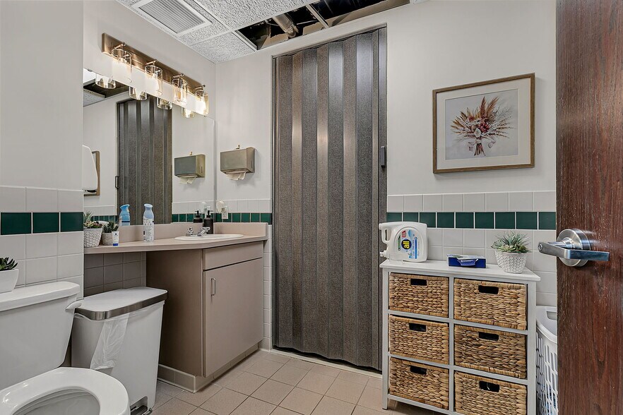 More Photos Of 1511 Northway Dr, Saint Cloud Medical For Sale