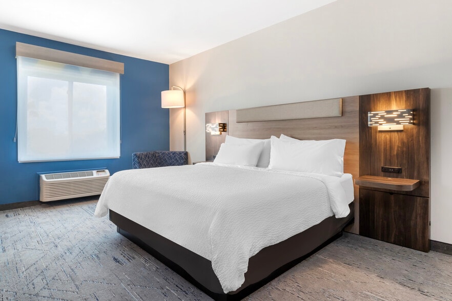 More Photos Of 2965 E Main St, Alice Hotel For Sale