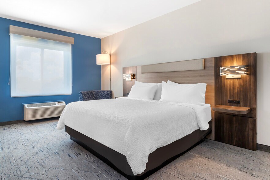 More Photos Of 2965 E Main St, Alice Hospitality For Sale