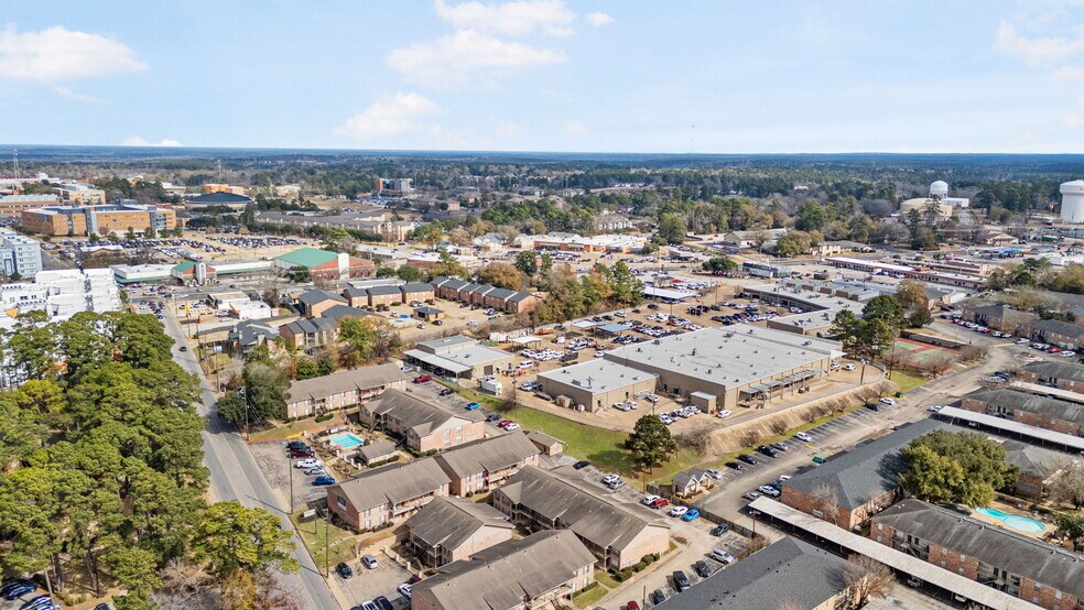 More Photos Of 2451 Lake Rd, Huntsville Apartments For Sale