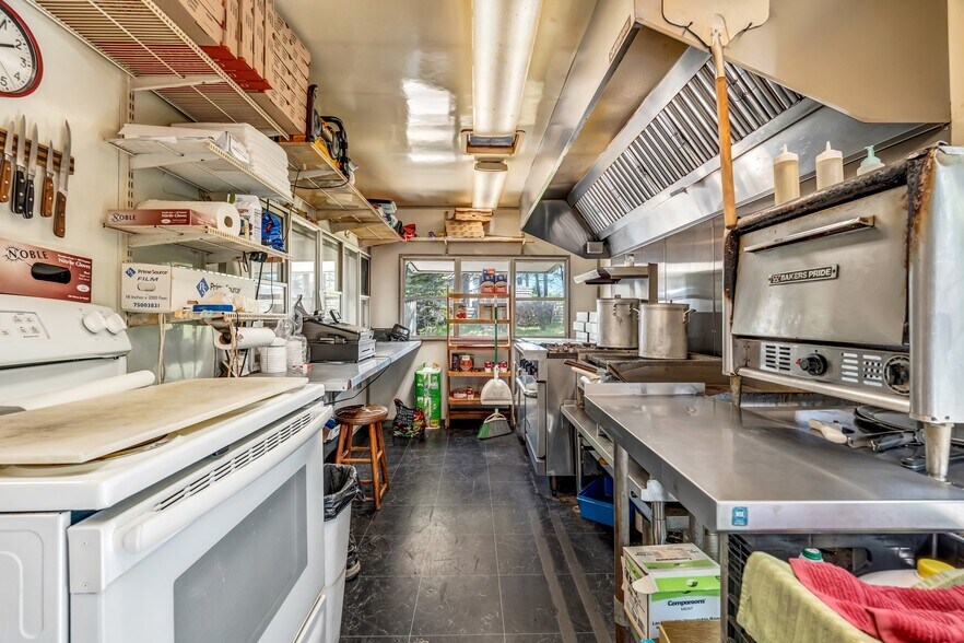 More Photos Of 40 North Rd, Swans Island Convenience Store For Sale