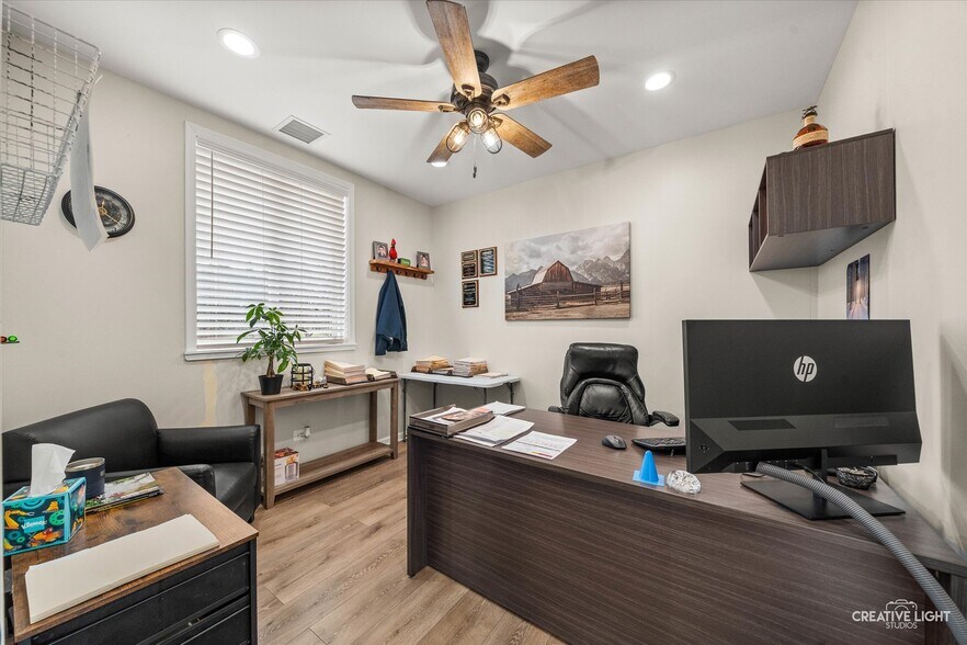 More Photos Of 3711 W Algonquin Rd, Algonquin Flex For Sale