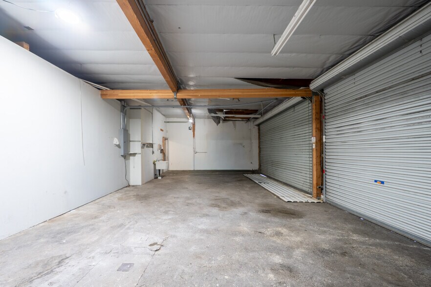 More Photos Of 5261-5265 E Washington Blvd, Commerce Warehouse For Sale