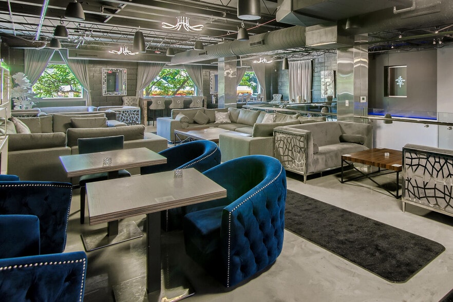 More Photos Of 312 W Main St, St Charles Restaurant For Sale