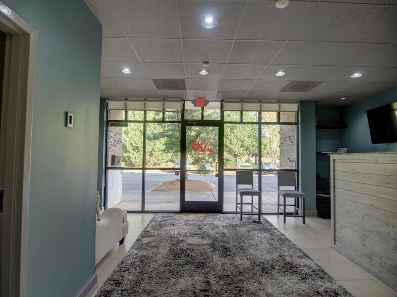 More Photos Of 1000 Van Buren Ave, Indian Trail Flex For Lease