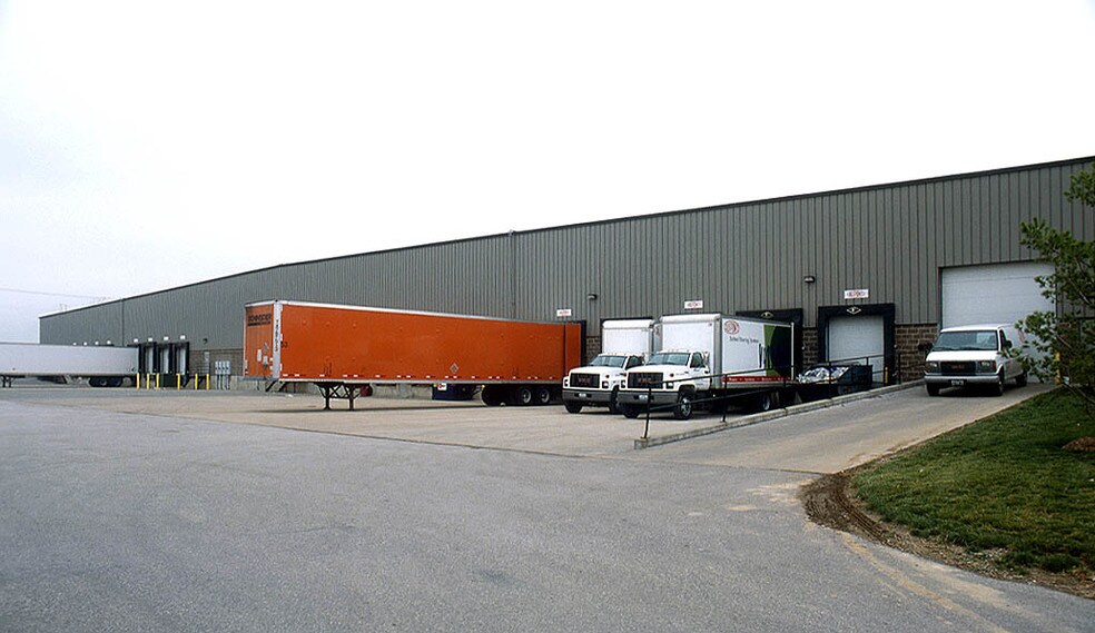 More Photos Of 4617-4641 Crossroads Industrial Dr, Bridgeton Warehouse For Lease