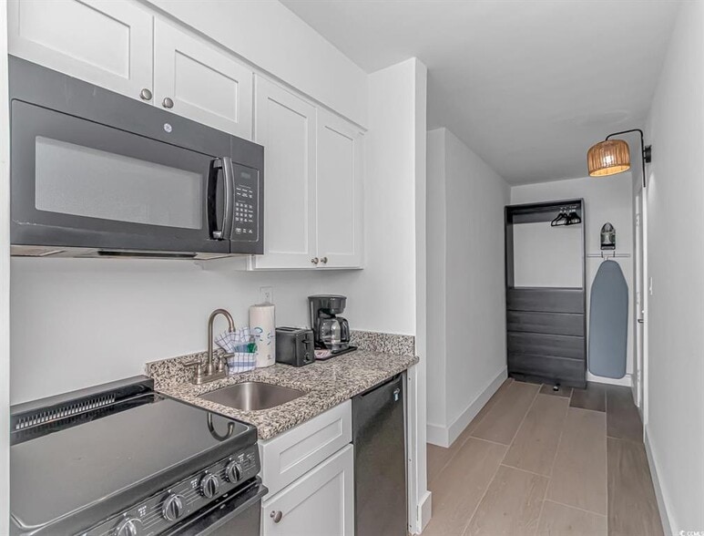 More Photos Of 2209 S Ocean Blvd, Myrtle Beach Hotel For Sale