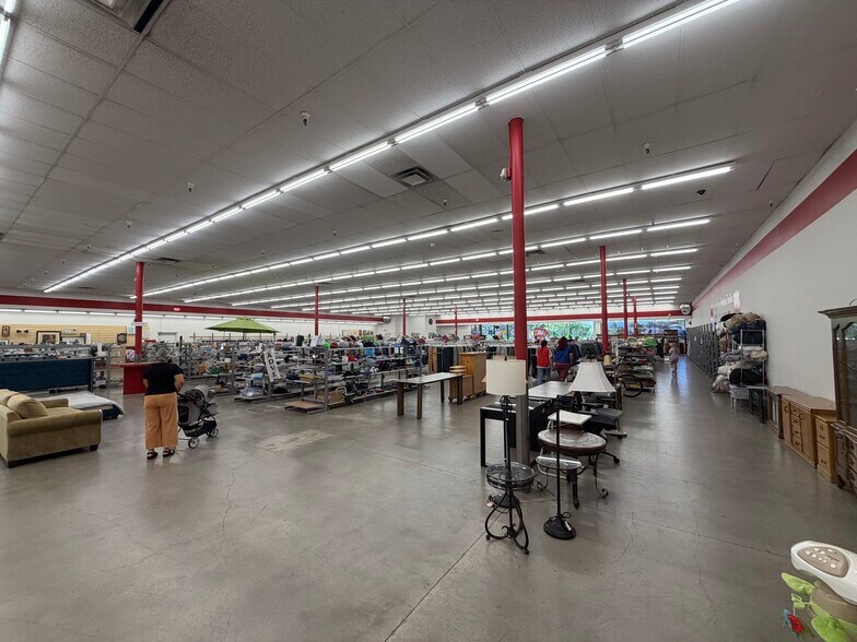 More Photos Of 662 E Prater Way, Sparks Freestanding For Lease