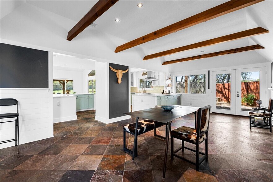 More Photos Of 14519 Fitzhugh Rd, Austin Specialty For Sale