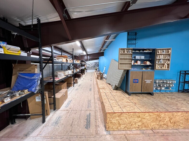 More Photos Of 27 Lighthouse Marina Rd, Sunrise Beach General Retail For Sale