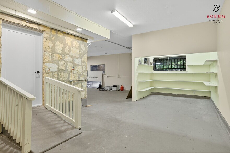 More Photos Of 32840 IH-10 W, Boerne Office For Lease