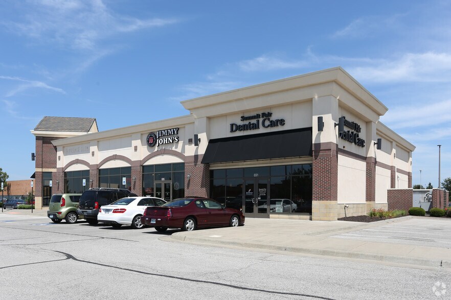 More Photos Of 670-699 NW Blue Pky, Lee's Summit Freestanding For Lease