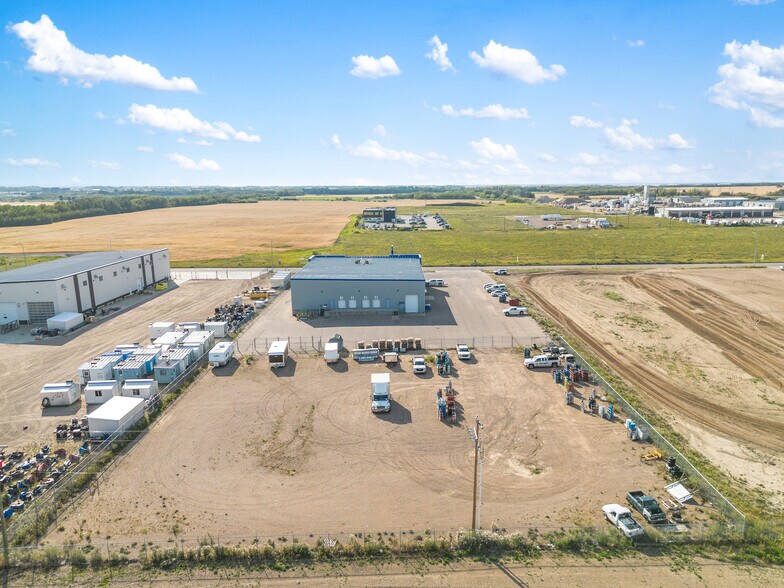 More Photos Of 5267 67 Av, Lloydminster Warehouse For Sale