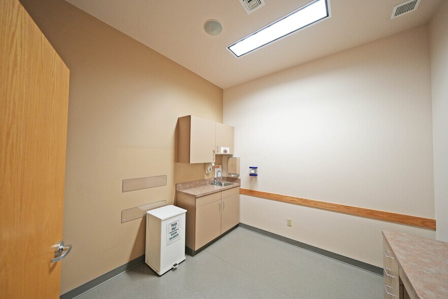 More Photos Of 3909 Creekside Loop, Yakima Medical For Lease