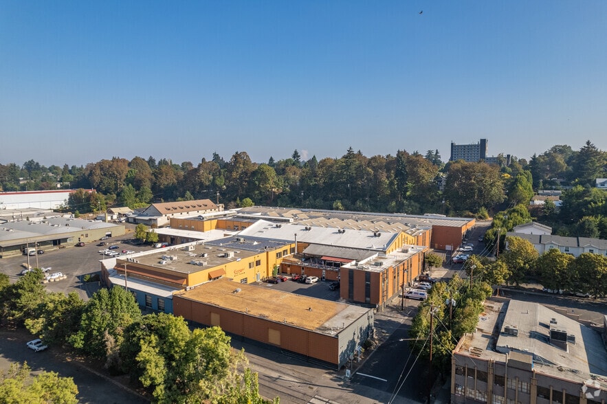 More Photos Of 6635 N Baltimore Ave, Portland Light Manufacturing For Lease