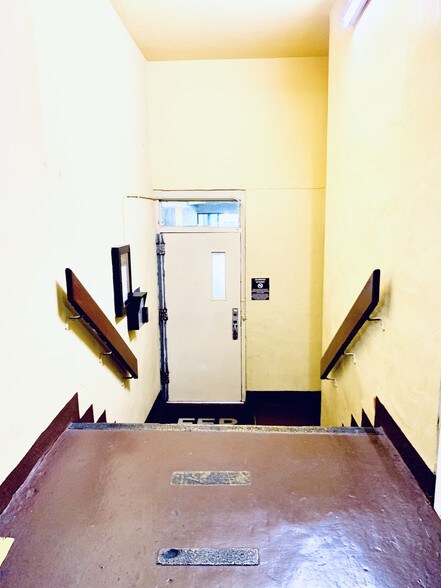 More Photos Of 8370 W Flagler St, Miami Medical For Lease