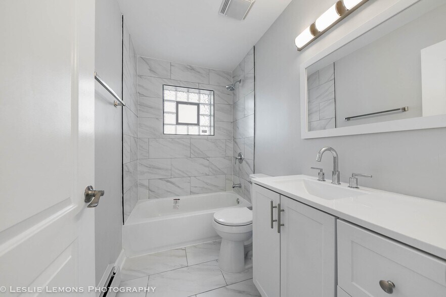 More Photos Of 7653 S Roberts Rd, Bridgeview Apartments For Sale