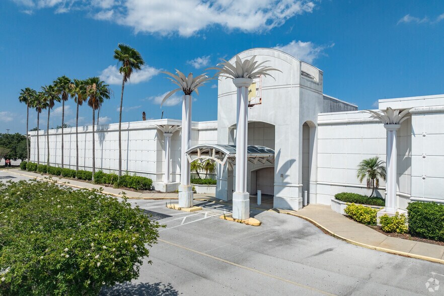 Primary Photo Of 3520 US Highway 98 N, Lakeland Department Store For Lease