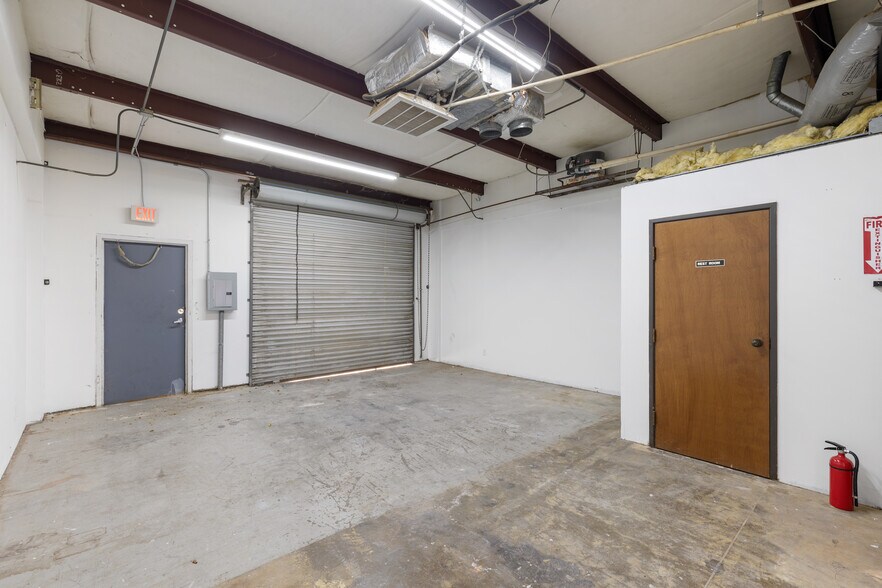 More Photos Of 15330 Lyndon B Johnson Fwy, Mesquite Unknown For Lease